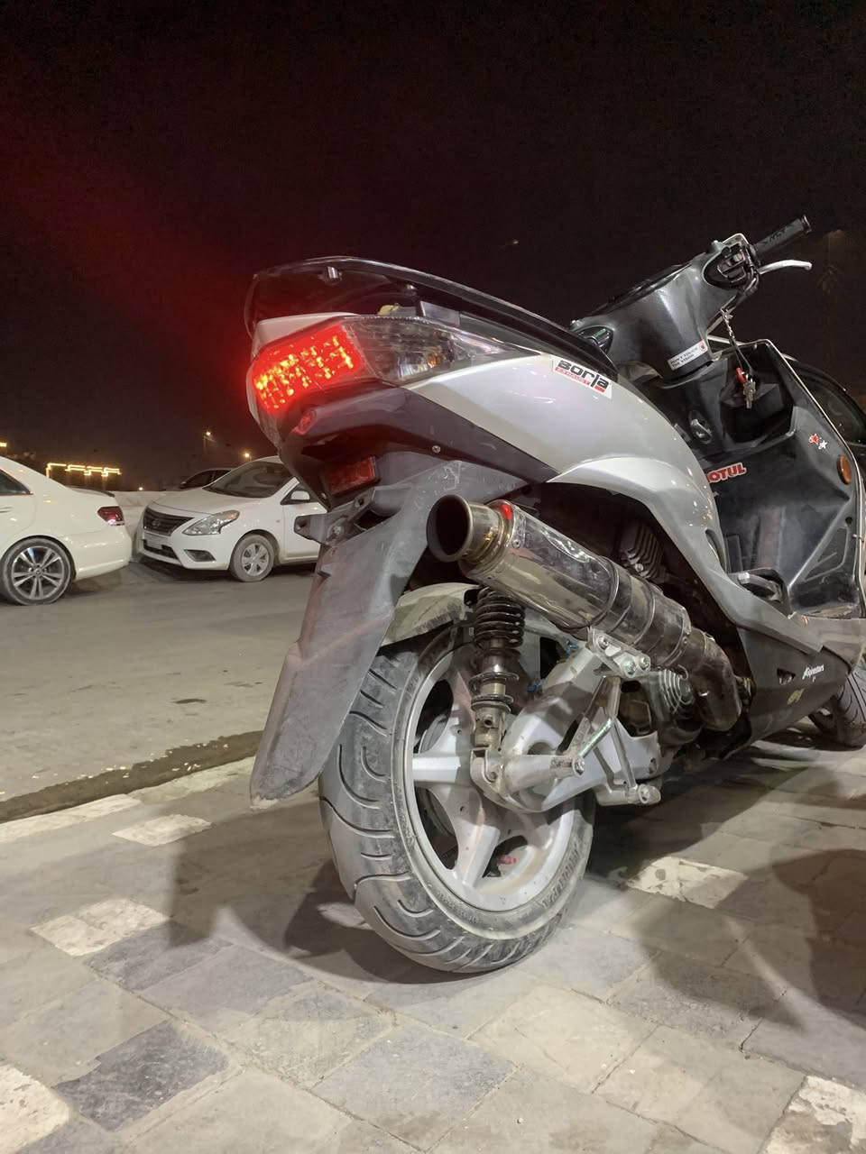 السلام عليكم 
للبيع سكنس لد ميكنه بلاديه السعر 950 وبيه مجال 
كلجات رياضي صالنصه رياضي اشاير لد بس كشرهة شويه تعبان دراجه خير نن الله شلعه معدل حلوات تايرات جدد نوزل جديد ابلادي اصلي الدراجه معتنين بيهة كلش


**إذا كنت صاحب هذا الإعلان وتريد حذفه لأي سبب، رجاءا أرسل رسالة إلى الدعم الفني**