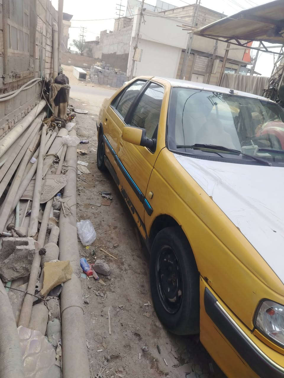 السلام عليكم بيجو بارص لل بيع سياره حداديه اماميه كلها ذابها عامه فقط حداده وره رادلها سنويه 27تتهي مديل 2012 مكينه بيها تبخير بدايه كير نعمه من الله رايدها 18وبيها مجال قليل مكاني البصره كرمه علي متواجد واتساب فقط ***********
