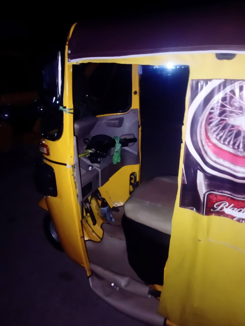 سلام عليكم تكتك البيع موديل واحد وعشرين
***********
