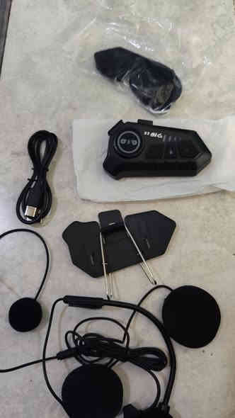 سلام عليكم . متوفر 3 سماعات خوذه امزون نوعيه فول يجي شحن و بلوتوث اتصال تسجيل صوت ينربط ع موبايل جديد بالكارتون كامل غراضه وحده ب20 الف كلهن ب60الف عنواني كركوك *********** واتساب او اتصل
