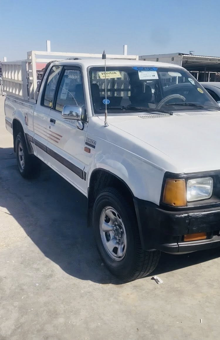 سياره للبيع مازدا  فور ويل فول مواصفات سياره حلوه
عل وضع الشركه قطره صبغ مابيها
محرك درجه اولي.  كير اكسل درجه اولي
التىواصل عل رقم***********
