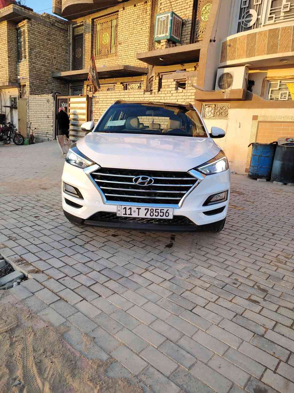 السلام عليكم توسان 2019 خليجي شركة الكاصد سياره جديده الفول
بانوراما 
ماشيه 86 حقيقي
ً*مواصفاتها*
بصمة تشغيل 
حساسات اماميه وخلفيه
كامرة خلفيه
شاشه گبيره
شحن وايرلس لاسلكي 
منافذ يو اس بي اوكس
تحكمات ستيرن
بصمة ابواب 
يدات نيكل وبصمة دخول 
كشن سايق كهرباء
سايد بريك بل رجل 
ثلاثة انضمة قياده
مري شفط واشاير بل مري 
نضام ترحيب وأضائه 
مثبت سرعه
رقظ بغداد الدولي. 
السياره مكفوله من حار وبارد فقط تكحيل بل جاملغ كد نص شبر الباقي كله بحالة الوكاله نضيفه جدآ
(السعر 195) بيها مجال قليل كد الجيه مكاني كربلاء للأستفسار اكثر ***********
