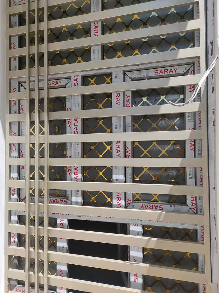 على بركه الله يتوفر لدينا كل انواع الزجاج والمرايا 4ملم 6ملم ..اسود..برونزي..ازرق..عواكس ..مطلي..شفاف..مشجر...مع المعاجين الاصليه مكفوله من التساقط وكافه أعمالنا بسلكون
ايضا لدينا كادر تنضيف وصبغ الابواب والشبابيك 

ملاحظه أسعارنا مناسبه جدا
للاستفسار والتواصل مراسلة الصفحة.


**إذا كنت صاحب هذا الإعلان وتريد حذفه لأي سبب، رجاءا أرسل رسالة إلى الدعم الفني**