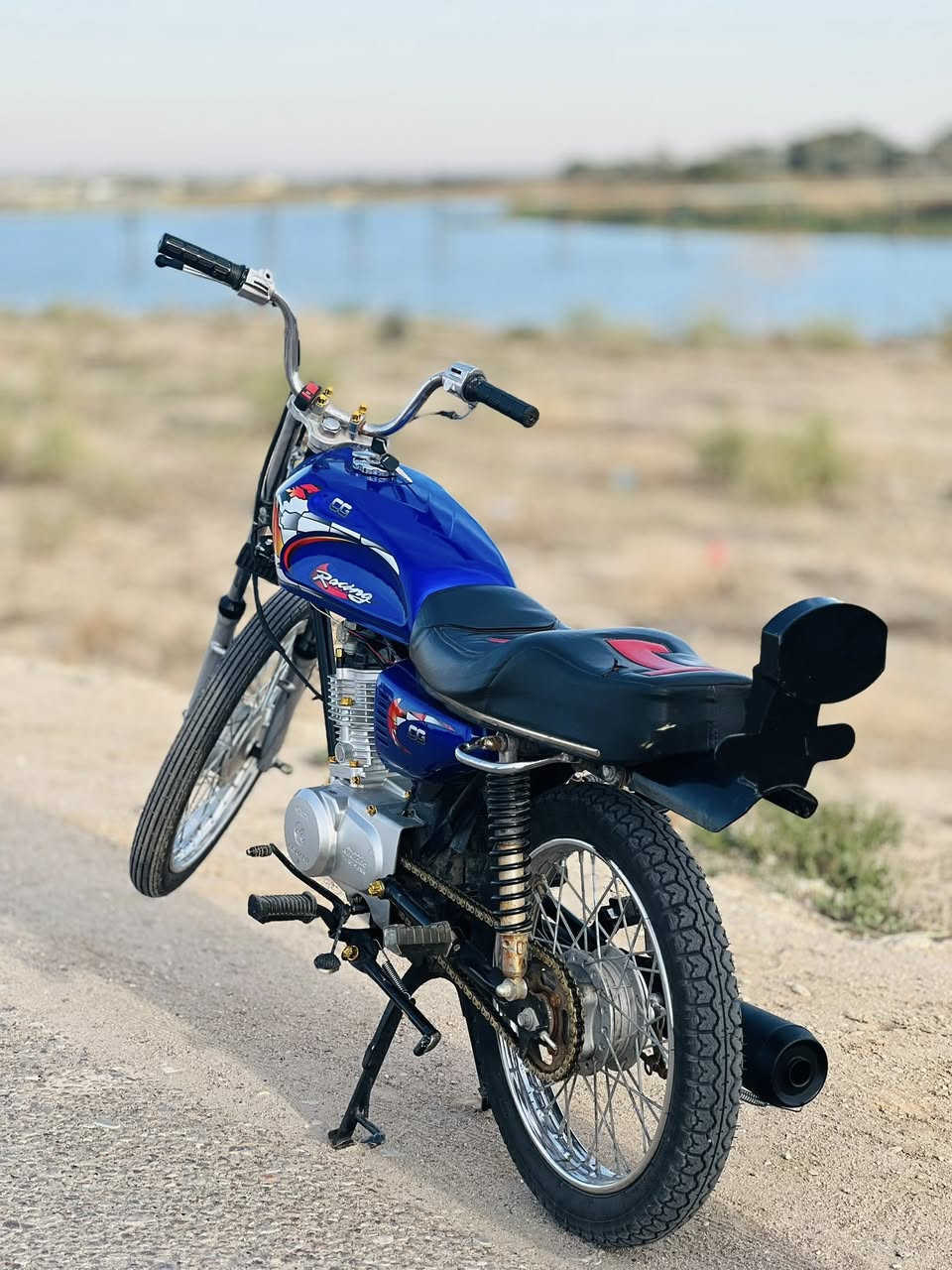 السلام عليكم دراجه للبيع كلك كلك كلك  محرك 2025 وتعميره 2026 محرك جديد بعده مامفيلس الدراجه ماناقصه شي احله من الصوره . هاذه رقمي ***********
