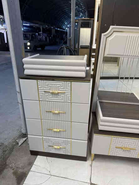 مليون و٨٠٠ للحجز سكرين ع واتساب 

***********
