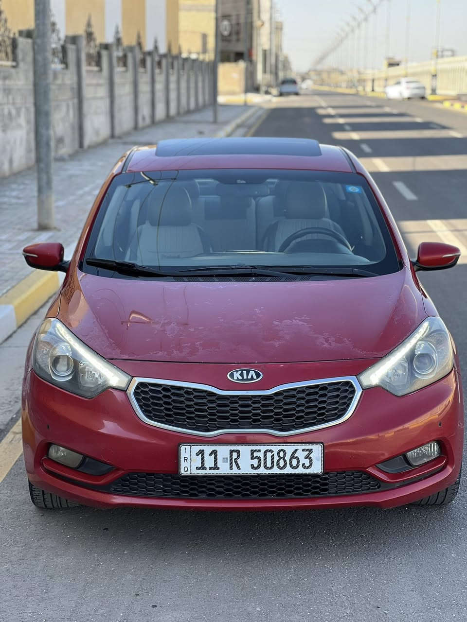 سيراتو 2013 خليجي
‏ VIP فول مواصفات 1/1
رقم بغداد باسمي 
مكفولة من الضربة والصبغ حتى الدعاميات بيها جراد بالبنيد وبالقمارة شوية بس يم الفتحة وبيها شخط بالباب 
 #المحرك : 1600 دوش 
#السعر :  💵 123ورقة وبيها مجال بسيط 
#الموقع : كربلاء شارع المخازن ***********
#المواصفات :
فتحة سقف 
بصمه تشغيل وصندوق 
انارة ترحيب بالمرايات واليدات
كشنات جلد بلادي
قطعتين تبريد
تبريد شاشة منفصل مناخين
ثلاجة بالجكمجة
مري جانبية شفط 
فول تحكمات ستيرن
كروز مثبت سرعة
3 وضعيات قيادة
شاشه لمس 
كامرة خلفية
مرآة وسطية زئبقية
5 ويل كب كروم حجم 17 كروم
حساس امامي و خلفي بلادي 
لايت امامي  LED  بك لايت LED
يدات نيكل
مانع انزلاق
4 دسك ونظام ABS
شفتات ستيرن
صندوق ذكي
ارضية مغلفة جلد 
ماشية 280 كيلو
