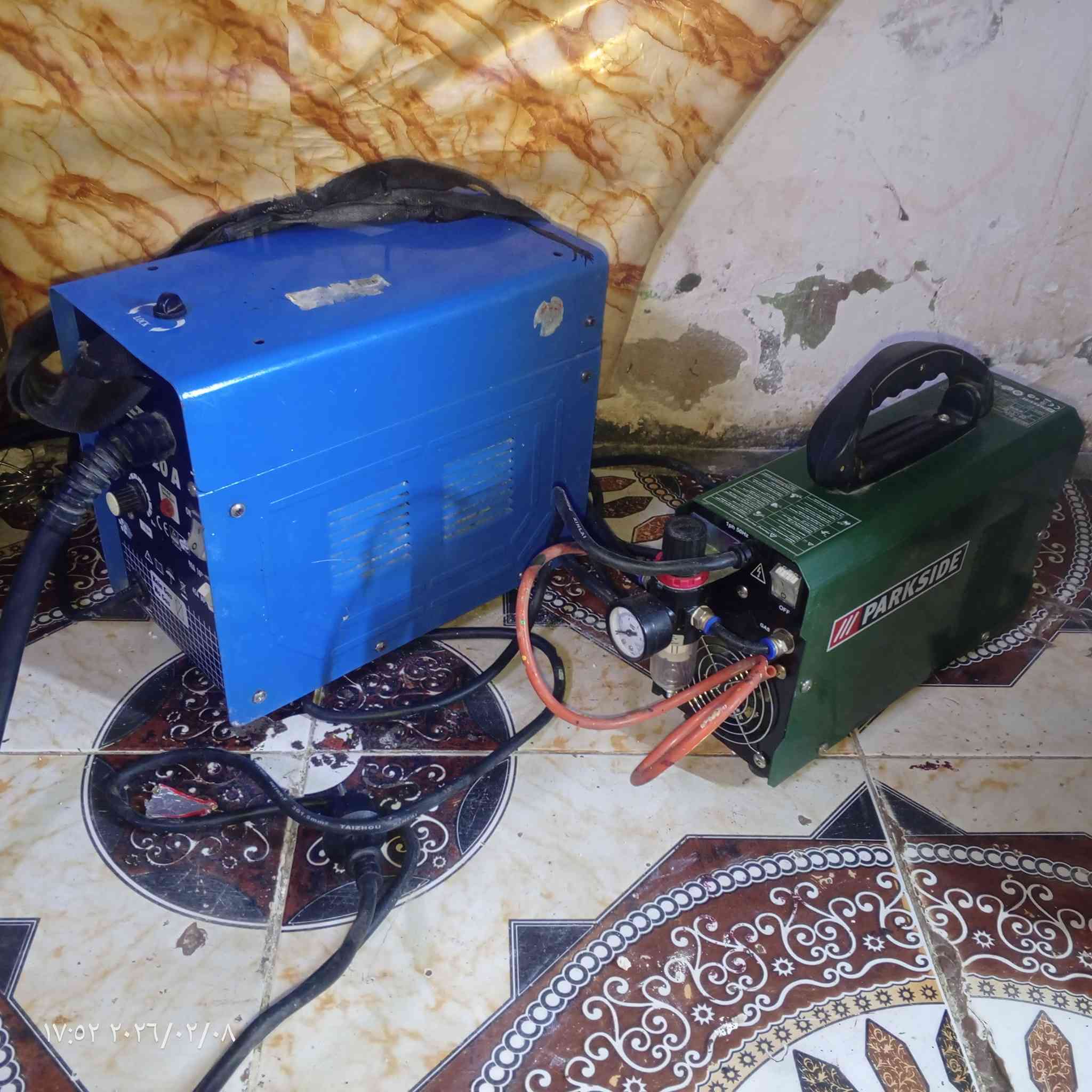 السلام عليكم عندي كمبريسر هواء وعندمكينة لحام مك حجم چبير وثقيل ألماني باله وعندي مكينة بلازمه قطع وقص هم باله الكمبريسر 150 وماكنه الحام مك 150 وماكنة البلازمه للقطع 100 عنواني حي الشهداء ***********
