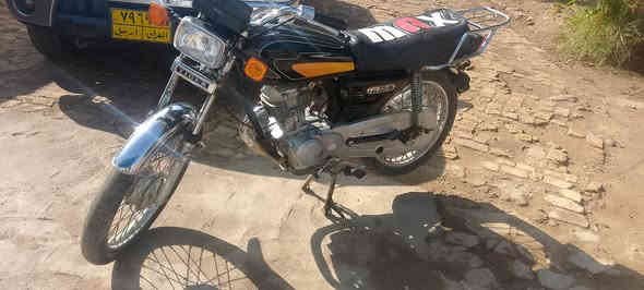 السلام عليكم دراجه ارشه للبيع موديل 2014 أروق ضايعه محرك ما بي شي كهرباء كله شغاله ما عوزه شي السعر 350بيه مجال العنوان واسط قضاء العزيزية للتواصل رقم ***********
