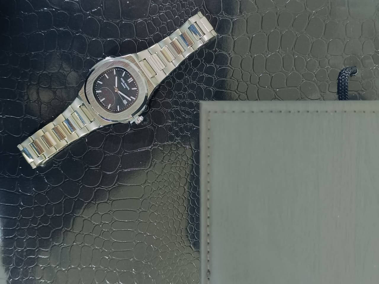 باتك فليب/ ضهر كشف/ ماطور/ كوارتز/ كوالتي عالي جدا طلاء ثابت ضد الماء عداد شهري قفل فراشه ستالنس ستيل سويس ميد ♦


**إذا كنت صاحب هذا الإعلان وتريد حذفه لأي سبب، رجاءا أرسل رسالة إلى الدعم الفني**