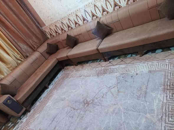 السلام عليكم عندي ديوان للبيع في منطقه بغداد والتفاصيل على الرقم ***********
