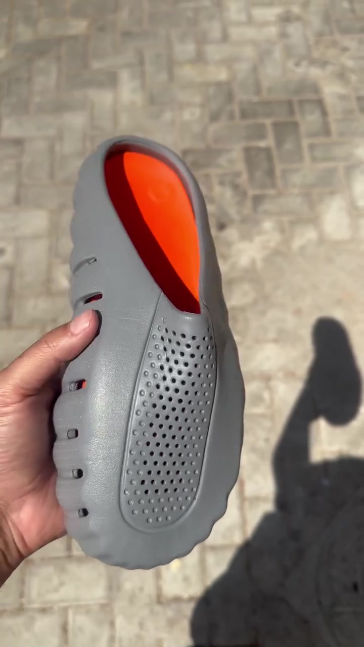 Nike mind sleeper 
جملة فقط 
الدرزن 4 الوان 
اسود رصاصي بيجي ابيض 
للحجز والاستفسار ***********
