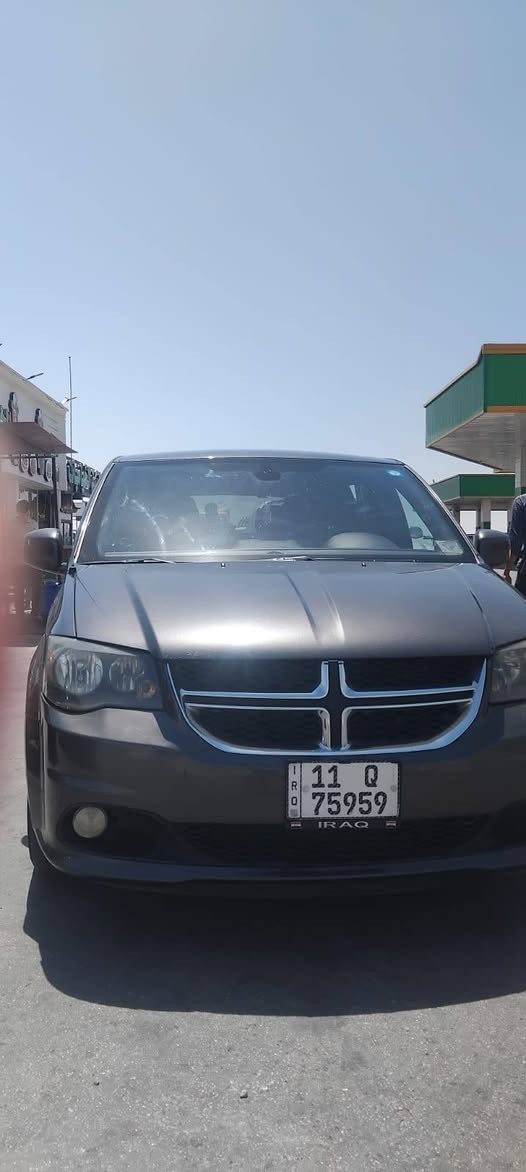 السلام عليكم دوج كرفان للبيع موديل ٢٠ فول مواصفات بيها ٤ قطع مبدلات بلاد حادثها بدون دواخل  منضومه غاز كشنات جلدكهرباء  جام كهرباء ولبيبان كهرباء تشغيل عن بعد سياره فول موصفات  مكان  سياره بغداد تحويل ثاني يوم  السعر ١٦٠ الرقم ***********
