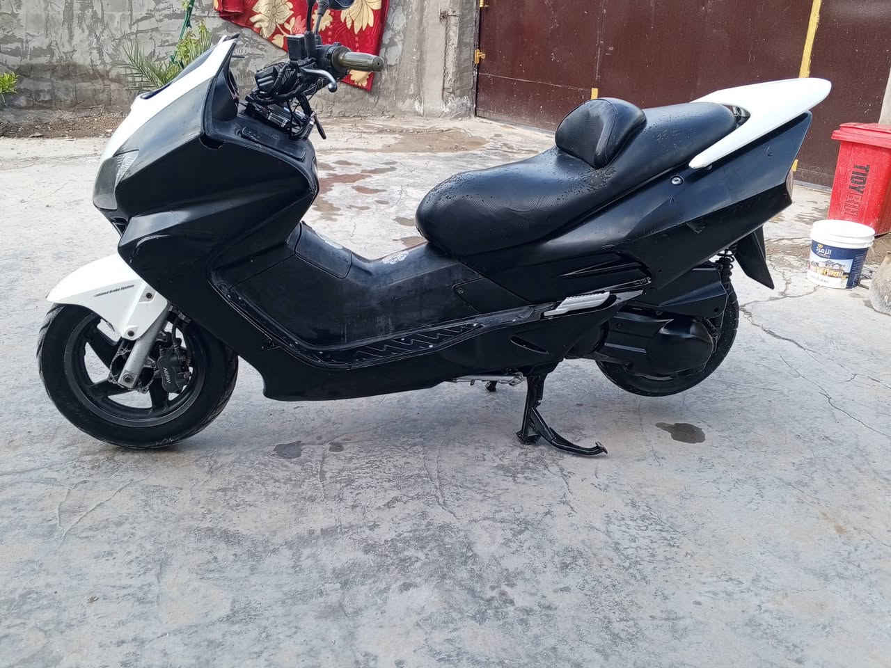 السلام عليكم شباب فورزة 06 للبيع الدراجة جاهزة مكينة لا تنقيص ولا تبخير نظافة الدراجة 70بالمية تايرات نضاف صالصنة بلادية عدادت كلها شغالة فقط عداد سرعة واكف يرادلة الواير مالة السعر 475 وبيها مجال بمكاني بغداد التاجي


**إذا كنت صاحب هذا الإعلان وتريد حذفه لأي سبب، رجاءا أرسل رسالة إلى الدعم الفني**