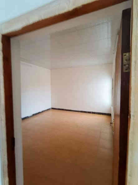 🏠دار للبيع طابو صرف   المساحة  100 متر ركن  مربع الواجهه 10متر طابقين حي الأسرى والمفقودين خلف جامع المعراج موقع مميز جدآ على شارع عريض
 طابقين 4غرف نوم هول ومطبخ واستقبال وصحيات درج داخلي وكراج سياره بناء حديث 
السعر 135 مليون  بي مجال
***********
