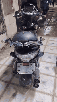 السلام عليكم دراجه للبيع نضافه فول احلا من صور كامكو مزوده دراجه حلوه للبيع مكاني ديوانيه قضاء غماس 
*********** رقمي
