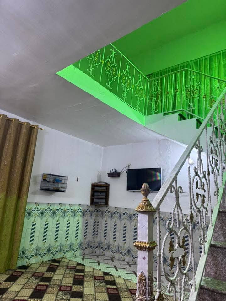 دار للبيع  طابو زراعي سند 25 طابقين مع قطعه المساحه الكليه 437 متر بناء حديث منطقه سكنيه كافت الخدمات العنوان/ حله طريق ياحسين نزلت سعد بيجو السعر 95 مع المجال --------- للاستفسار ***********
