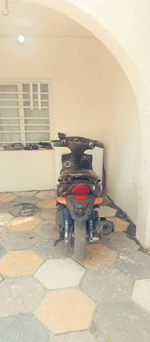 السلام عليكم ورحمه الله دراجه للبيع او مراوس مكينه رمبه سعر البيع 500 وبيها مجال بسيطدمكاني بغداد رقم الهاتف+ ***********
