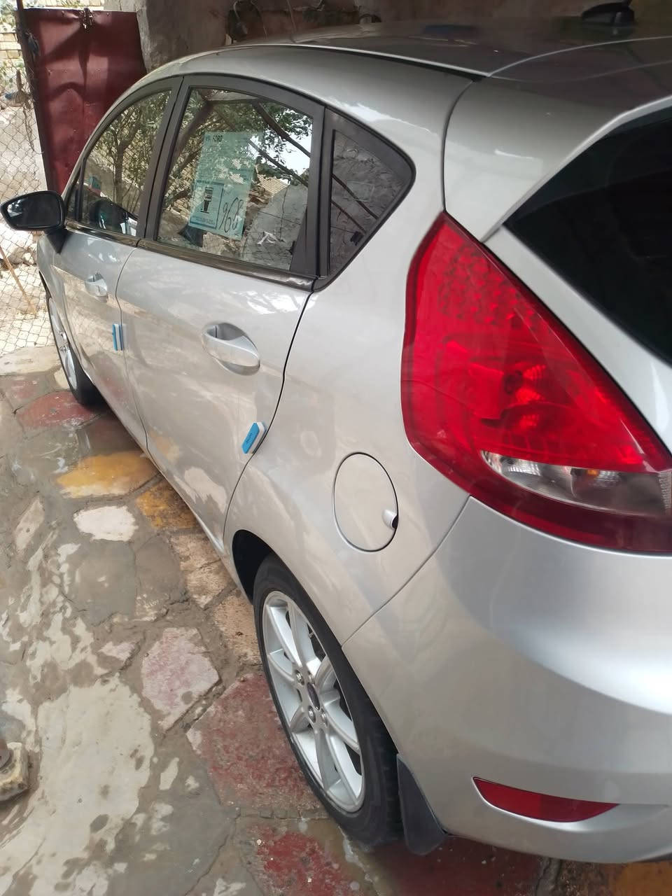 السلام عليكم للبيع فورة فيستا موديل 17 رقم بصره بسمي تحويل ثاني يوم السعر 75 سياره  جاهزه كير محرك تبريد بدون صبغ بدون ضربة ماشيه 30 الف كيلو وارد امريكي العنوان بصره قضاء القرنه الاتصال واتساب *********** الشراي يتصل اويدلل
