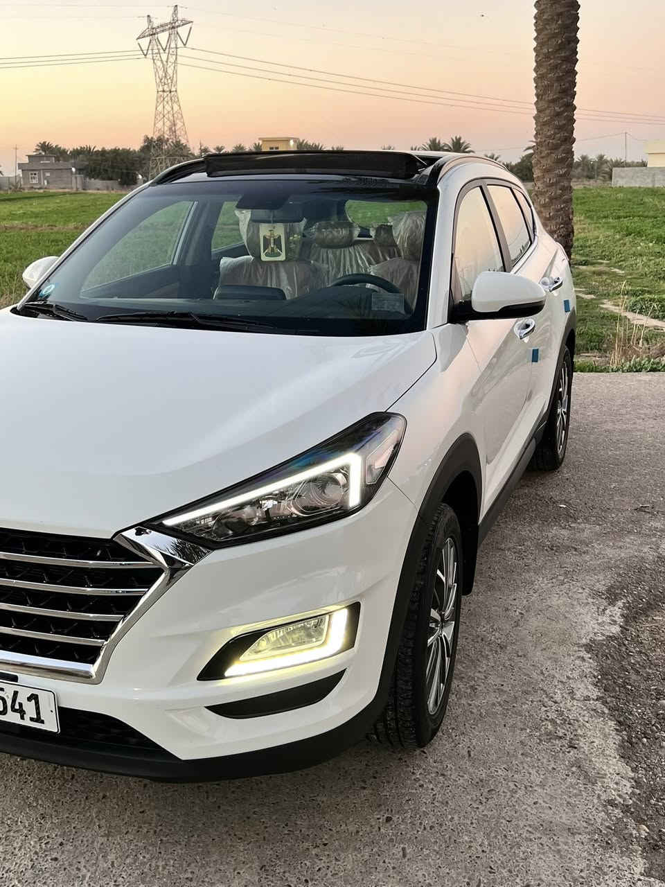 تحية طيبة 🌹🌹
للبيع هونداي توسان خليجي شركة الكاصد اصل 
موديل 2020 
استلام شركة على أيد وحدة كفالة عامه من كلشي 
السيارة بوضع الزيرووماشيه 65 حقيقي شرط وين ميعجبك تفحص  على شرط ماكو اختها بنظافة مكفولة حتا من الشخط ورصعه من القطع النادره بنسبة لنظافتها وموديلها 
السيارة فول مواصفات 1——1 
رقم بغداد تحويل مباشر 
مكاني بغداد ابو غريب هاتف *********** السعر 225
