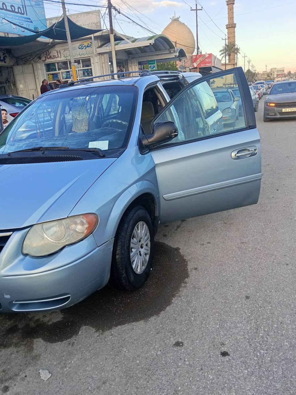 السلام عليكم 
كرايلسز كرفان 2005 للبيع
محرك كير شرط 

صدر أمامي خلفي جديد قبل شهر فاتح

منظومة غاز ايطالي 80لتر 

نقص السيارة كمبريسر تبريد فقط 

سعر 85 وبيها مجال 

***********
