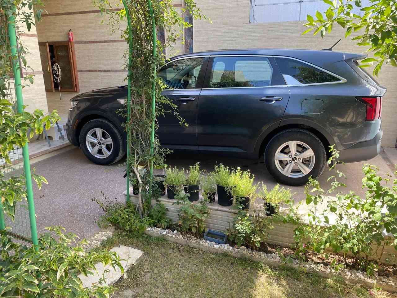 كيا سورنتو موديل 22 مواصفات LX  السيارة حتى الدعاميات بدون صبغ مكفولة بدون ايرباك شرط السونار جديدة رقم بابل صورة الحادث مرفقة مع السونار السياره موجوده بكربلاء+ بغداد  للاتصال *********** السعر 212 السعر قابل للتفاوض
