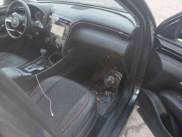 السلام عليكم من رخصة الادمن
للبيع هونداي توسان 2023   بغداد دخول جديد 8/31
بدون حادث بدون صبغ بدون ارباك  بيها 3 طخات مال
 تحميل بسيطة موضحة بالصور  
حجم المحرك 2500 gdi مواصفات se ماشية 54 mi 
بأسمي  للإستفسار الاتصال على الأرقام التالية 
*********** متواجد واتساب 
***********
