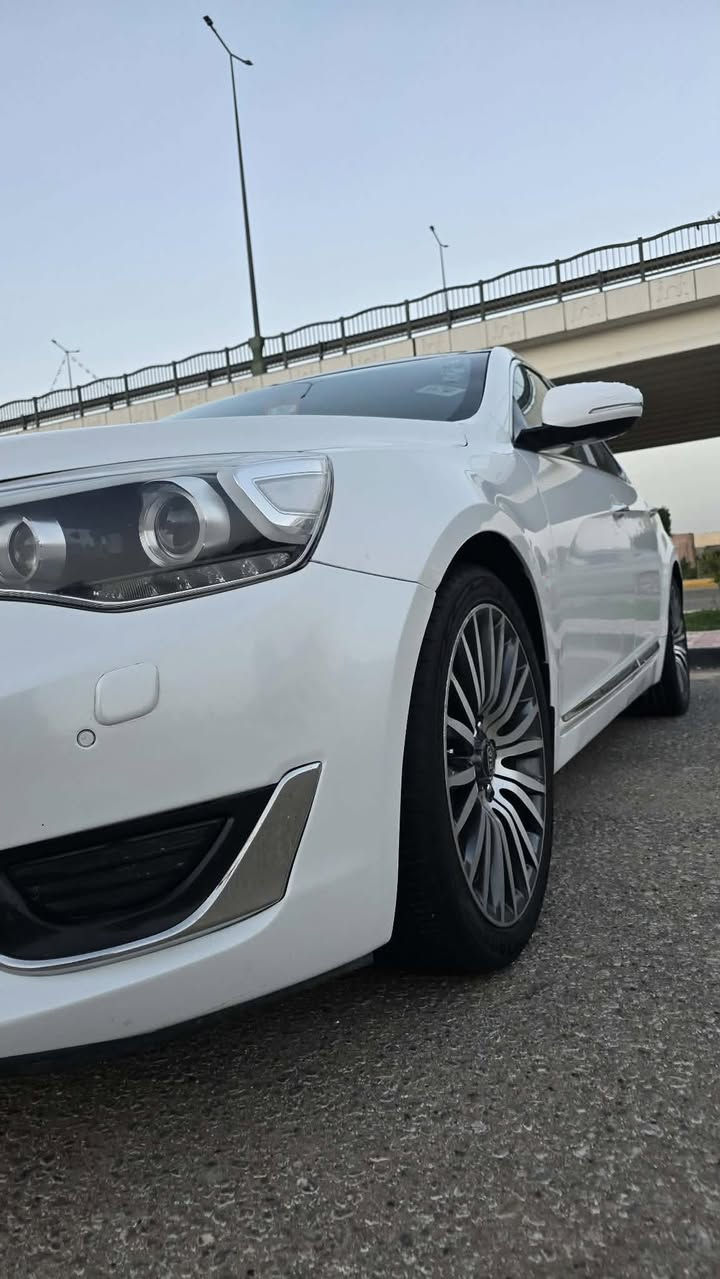 كادنزا 2014 خليجي 
رقم اربيل انكليزي الجديد (مميز)تريد وكاله تريد تحويل ضمان
6 سلندر / 3.500 دوش
فول السياره
بنوراما
شفتات ستيرن
مثبت سرعه
تخزين ميموري
رادارات جانبيه
كامره خلفيه
حساس خلفي 
ترحيب عند الاقتراب
مري شفط
تبريد تدفئه كشنات
كشنات  كهرباء 
تجوه خلفيه + تحكمات تبريد+ تدفئه كشنات خلفيه 
برده خلفيه تنزل ويه البك
سايد بريك بصمه
لايت دوار ويه الاستيرن
وبعد بيهه هواي مواصفات ماذاكرهن 
سياره بيهه جاملغ جهت لسايق صبغ وبيها شويه بارد باب السدر
كير و محرك مكفول 
السعر 128 مكان السياره كربلاء المقدسه هذا رقمي شراي يتصل ويدلل ***********
