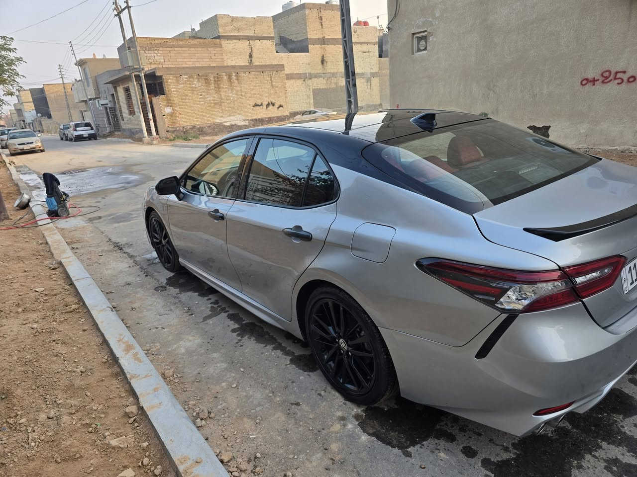 ‏2024 𝐓𝐎𝐘𝐎𝐓𝐀 𝐂𝐀𝐌𝐑𝐘
تويوتا كامري (XSE) تو كلر 
اللون : سلفر
عداد المسافة :24 الف
حجم المحرك : 2.5L ( 4.سلندر )
المواصفات : 𝐗𝐒𝐄 AWD
حساسات امامي خلفي
اربع كامرات  360°
بنوراما
ابواب  بصمة
بصمه تشغيل
تبريد قطعتين
شاشه عرض على الزجاج الامامي
تشغيل عن بعد (𝐑𝐄𝐌𝐎𝐓𝐄 𝐒𝐓𝐀𝐑𝐓)
شاشة  كبير
ويل 19 
هاند بريك بصمة
اوتو هولد (𝐀𝐔𝐓𝐎 𝐇𝐎𝐋𝐃)
اوتو ستارت (𝐀𝐔𝐓𝐎 𝐒𝐓𝐀𝐑𝐓)
اوتو ستوب (𝐀𝐔𝐓𝐎 𝐒𝐓𝐎𝐏)
رادار امامي (تحديد مسار)
‏‎رادار جانبي (نقاط عمياء)
مانع انزلاق+𝐀𝐁𝐒
3 انظمة قياده (𝐄𝐂𝐎) (𝐍𝐎𝐑𝐌𝐀𝐋)(𝐒𝐏𝐎𝐑𝐓) شفتات استيرن
كشنات جلد احمر 
تحكم كشنات كهربائي
تدفئه تبريد كشنات
لايتات (𝐋𝐄𝐃) عدسة زينون
كشافات 
ترحيب بلادي بالدواسات 
اضائه ترحيب داخلي عند الاقتراب من السياره
شاحن وايرلس
مثبت سرعه تفاعلي قيادة اليه 
رقم بغداد مميز 55110
حادث السياره جاملغ خلفي وصندوق موضح بالصور
نقص السياره فقط ربط الرادار الخلفي والحساسات الخلفيه موجودات اصلي وكاله
مكان السياره كربلاء - بغداد
ملاحظه : الستيرن لايباع مع السياره السعر250 وبي مجال للاستفسار ***********
