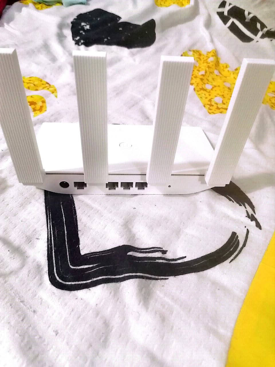 راوترات Tplink تيبلينك وراوتر نتكير m1 مع هوائي 2 وراوتر هواوي وجهاز عرض محتوى الموبايل على التلفاز بسعر 160 ال *********** الناصرية
