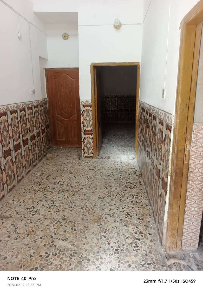 دار للبيع مساحه 50 متر في حي الميلاد منطقه ال 44 طابق ونص عكاده 
مطبخ صاله غرفه صحيات 
غرفه وصاله فوك
 للاستفسار اتصال
***********
واتساب متوفراو مراسله الصفحه
