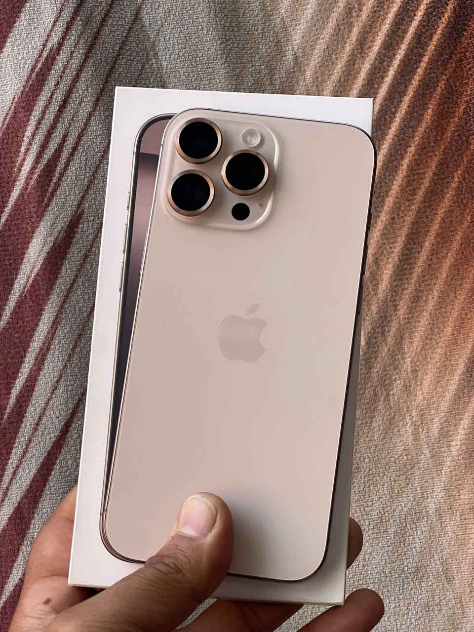 سلام عليكم ايفون 16برو ماكس
بطاريه 99

ذاكره 256

شرق اوسط 

بعده داخل الضمان جهاز اخو الجديد يخبل ستعمالي الشخصي

السعر 1450 الي يعجبه خلي يتصل وبي خير ويدلل 

 رقم الهاتف *********** 🌹
