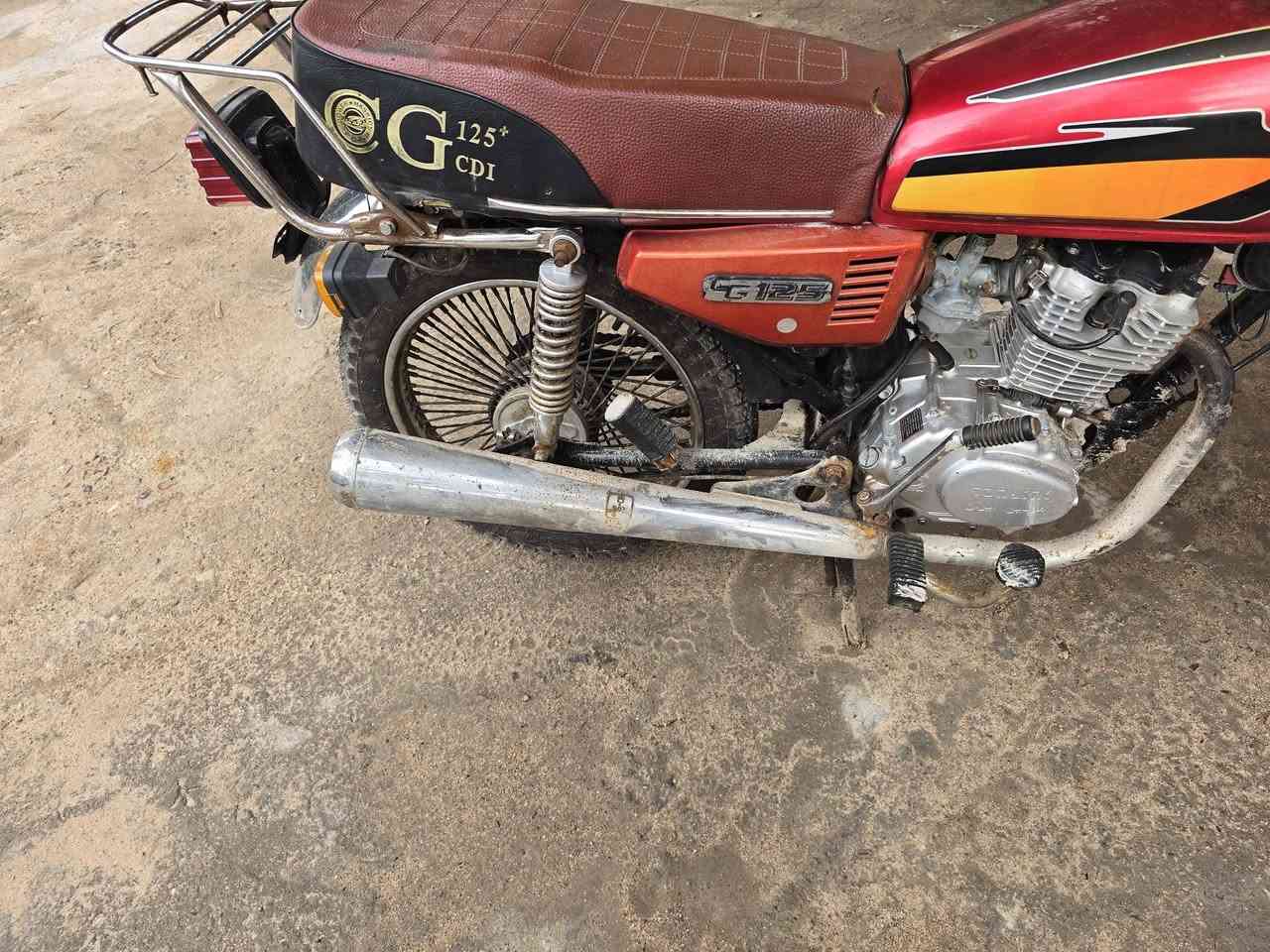 دراجه تايكر اوراق اصولي مديل 23 طالعه 24 بسمي الوكيل لا مشتغله دلفري ولا شي  بالعشار دراجه مامغسوله وكلهه شغاله السعر 850 العنوان شط  العرب واتس او اتصال
***********
