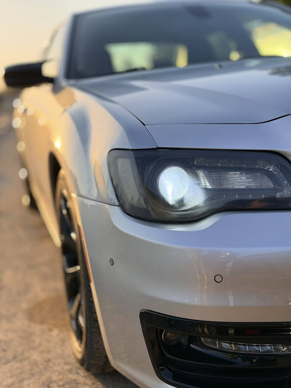 السلام عليكم 
اوباما s
2020 موديل اصل وفصل
السيارة جديده بل كارتون 
(بدون ايرباك)
بيه قطعه صبغ فقط جاملغ ايسر امامي
وداير جاملغ خلفي بيه تكحيل كارت
مكينه كير صدر كهربائيات مكفوله
داخله جديد ١٠٠٪؜
سعره ٢٣٠ 
ورقه مال بيع او مراوس
للاستفسار 
*********** واتس
بغداد
