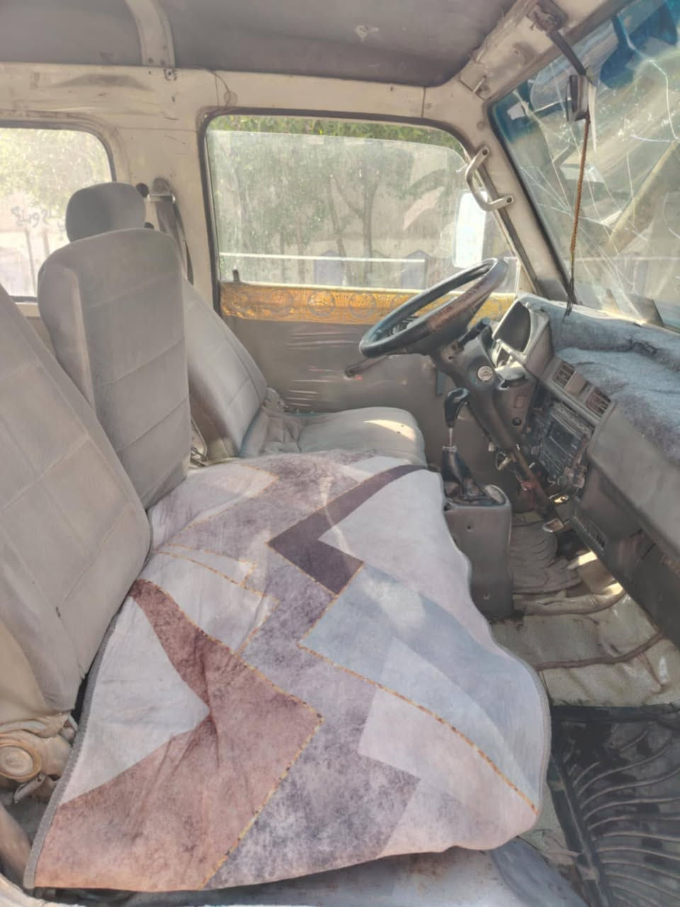 سلام عليكم سياره مازده مديل ٩٢مكينه كاز كير اكسنت خير من الله تخم تاير سياره مال جناي السعر ١٩ للاستفسار هذا رقمي مكان بغداد ***********
