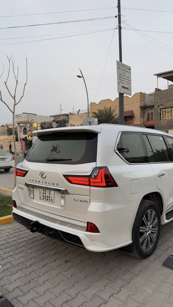 السلام عليكم لكزسLEXUS .LX570.   ابريم  اصل 2017
-الكفاله. مكفوله فتح صبغ تبديل. 
فقط تكحيل بيهه🌹

-الموصفات والفئه فول مواصفات🌹

-المراوس حسب القناعه🌹

السياره ماشيه 149كم

السعر ٦٥٠ ورقة وبيهه مجال

 هاتف ***********
📍📍📍📍 البصرة 📍📍📍📍
الموصفات 
🌹
1-تشغيل عن بعد🌹

بصمة وكارت🌹

3-المحرك 8 5.7🌹

السياره فول موصفات.🌹

4-جنطه كهرباء🌹

5-جنطه شفط🌹

6-داخل مشمشي  كلش حلو🌹

7-الكشنات جدد خاليه من الخدوش والصيانه 🌹

8-مري شفط 🌹

4 كامرات 🌹

10-جميع الكشنات كهرباء🌹

11-جكات تصعد وتنزل🌹

12-ستيرن وكشن ذاكره خزن 🌹

13-فتحه سلايت 🌹

14-مانع انزلاق 🌹

15-تحكم جهتين 🌹

16-فور ويل 🌹

وباقي الموصفات المعروفه لكزز
