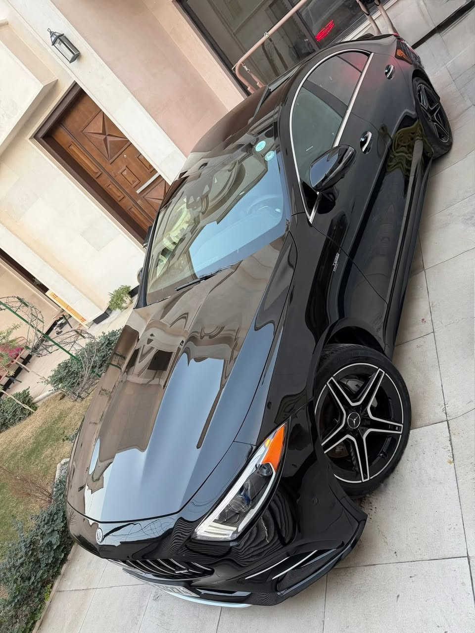 ‏MERCEDES CLS 53 AMG 4MATIC+
(2021)

محرك 6 سلندر 3.0 AMG
توين توربو + EQ Boost
كير AMG Speedshift نمر 9 

نظام +4MATIC ذكي جداً يختلف حسب وضعية القيادة ويوزع الدفع حسب الطرق والحاجة
 لزيادة ثباتية السيارة 

لون أسود 
رقم أربيل بأسمي تحويل مباشر

رقم التواصل ***********￼

ماشية 19 ألف فقط

مواصفات السيارة طلب خاص⬇️

أبواب شفط
جكات تصعد وتنزل مع تحكم بوضعية الراحة
مقاعد مساج وداينمك متحركة مع الانعطاف
نوع الجلد المستخدم في مقاعد السيارة من جلود النابا الطبيعية فخم جداً مع تطريز الكنتارا مختمة AMG
بردة خلفية كهرباء
الشاشة والنظام الجديد لمس
ماوس الجديد
لايتات  Multibeam ذكية جداً ترحيب عند التشغيل و دوارة مع الستيرن
مقاعد أمامية كهرباء خزن تدفئة تبريد 
ستيرن AMG رجاج عند عبور الخطوط كهرباء وتدفئة
تجوة تدفئة 
ساوند سيستم برومستر
منافذ شحن Type-c
دواخل خشب طبيعي 
صندوق كهرباء
تكم كنتارا 
اوتو بارك 
اوتو هولد
كامرات 360 درجة
رادارات 360 درجة
تحديد مسار
مانع تصادم 
قيادة ذاتية 
نقطة عمياء
إضاءة محيطية 64 لون
دوسات ترحيب AMG لد
فتحة سقف سلايد
شاحن لاسلكي
حزام امان كهرباء 
صوت اكزوز AMG طرب + بوب كورن
كاليبرات AMG
5 وضعيات قيادة
ا1-SILPPERY
ا2-COMFORT
ا3-INDIVIDUAL
ا4-SPORT 
ا5-+SPORT 
ويل AMG حجم 19 تو سايز مع اطارات امامية بيرلي PIRELLI
وخلفية كونتيننتال
4 ثيمات متغيرة لعداد السيارة 
ا1-CLASSIC
ا2-SPORT
ا3-SUPERSPORT
ا4-UNDERSTATED
سرعة 300KM

حالة السيارة بدون ضرر بدون صبغ
سرقة جاملغات أمامية فقط 
ومرجعات شركة وكالة نفس الكود واللون بدون صبغ
بدون دواخل بدون ايرباك
شواصي لغود مكفولة من الشخط 

محرك كير اكسل كاردن كهربائيات حدادية كفالة عامة   
من الخلل والفتح والتبديل 
سيارة جديدة وبدون نقص 0مسج

اي استفسار 
***********
