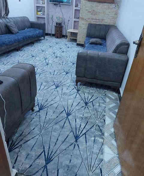 بيت يصلح سكن او شركات طابقين للأيجار 
العنوان :  دور النفط خلف القمر المنير📍
المساحه :  75 م 
يحتوي على :  2 غرفه منام في الطابق الثاني احدى 
الغرف ماستر + أستقبال + صاله + مطبخ + صحيات 
+ كراج + وحديقه 
المواصفات : بناء حديث 
سعر الأيجار :  850 ألف للعوائل .
ومليون دينار للشركات .
للتواصل : 
***********
***********
