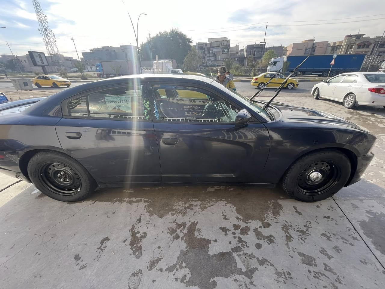 سلام عليكم  جارجرموديل ١٢ للبيع   لون نيلي   رقم أربيل جديد سنويه. جديده هزه في ديده تحويل ثاني يوم كير محرك اكسل صدر امامي خلفي كله جديد مكفوله مكفوله من حادث بيها فقط بنيل مصبوغ وباب خلف السائق مبدله فقط بدون حادث مكان سياره بغداد سعرها 135 وبيها مجال ***********
