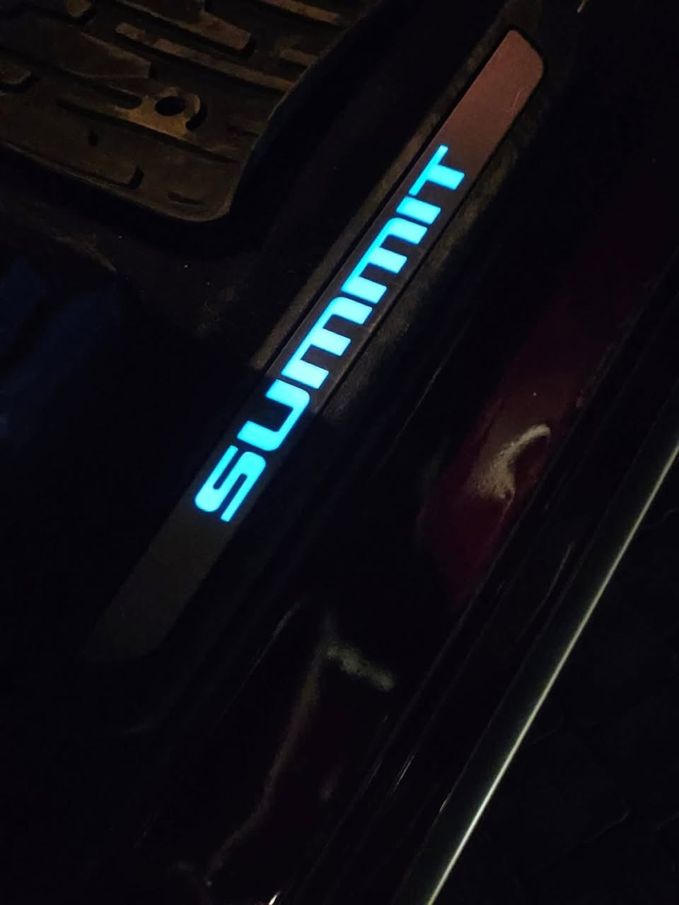 سومت اعلى فئة بالجيب للبيع موديل 2019 داخل قرميدي شنو مواصفات ابالك بيها
وارد أمريكي بدون إيرباك بدون دواخل 

 چاملغ مبدل وبنيد وباب السايق صبغ

صور الحادث منزلهن بالمنشور وسونار موجود  

السياره جديده ترايها مال زيرو ومناقصها برغي

مواصفات SUMMIT فول مواصفات للأخير 
1 على 1

ماسيه 51 الف ميل

🔹️محرك 6 سلندر 3.6L

للبيع ب275  ورقه او مراوس

مكان السياره بغداد تحويل ثاني يوم

للإستفسار ***********
