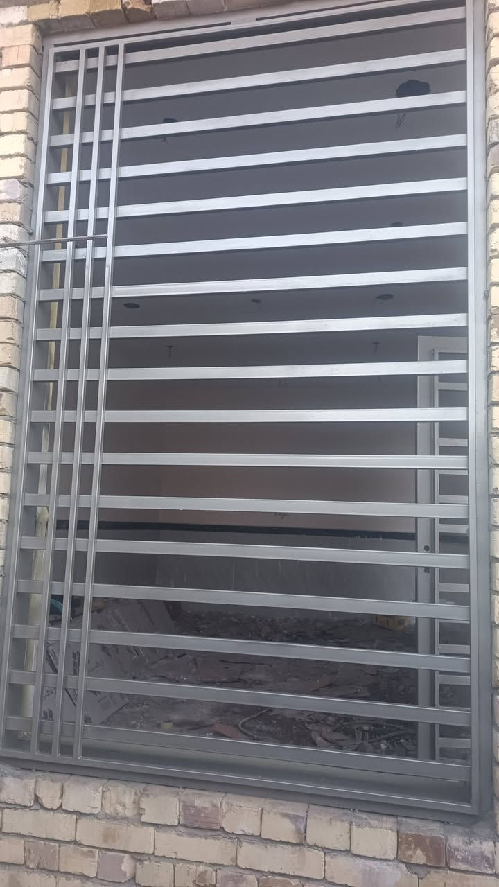 السلام عليكم صباغ كافة المنازل دواخل وخارج المنازل صبغ درجة اولا واسعار مناسبة وصبغ كافة الشبابيك والأبواب رقمي‏‪***********‬‏ بية واتساب متفرغ حاليا
