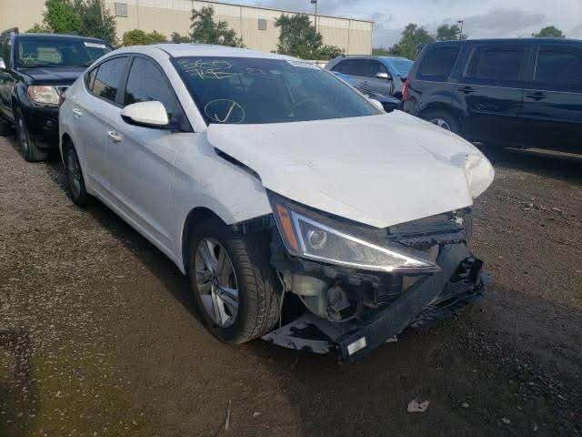 السلام عليكم 
النترا موديل 20 امريكي حادث فقط بنيد صبغ مكينه 2000 گير At مواصفات رادار جانبي تحكم جهتين تحديد مسار قياده ذاتيه 3 وضعيات قياده عنوان بغداد الكريعات شارع الوقف السني السعر 135 و بيها مجال حك جيتك السياره هزه و ارقام جديده بأسمي *********** بغداد, العراق
