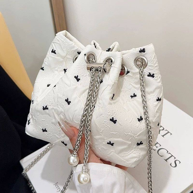 جنطة نسائية
نوع 148
كوالتي عالي
السعر. 5000 
الدرزن يجي مشكل 47 الف
للحجز. مراسلة الصفحة


**إذا كنت صاحب هذا الإعلان وتريد حذفه لأي سبب، رجاءا أرسل رسالة إلى الدعم الفني**