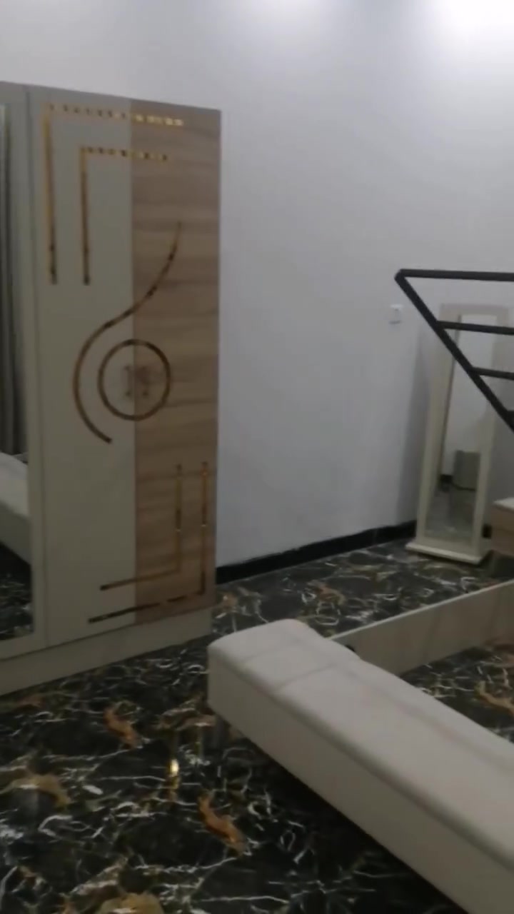 سلام عليكم قرفه مستخدمه 3 تشهرعدي ضرف قرفه نضيه حيل نضيفه عارضيه بيع سريع مستعجل 850بيه مجال *********** عوان تكريت ديوم شراي خابر فيس مارد والله ماخذينه بل كارتون مليون ونص بس اريد ابيعه لان
