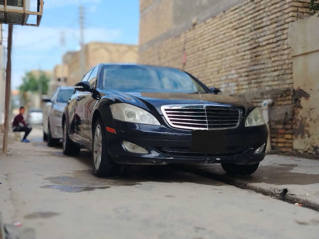 السلام عليكم 🫡 
وينة الي يدور مرسيدس وبسعر رخيص 
ملاحضة السياره (كلك) ادوات فقط لوحات 
مرسيدس بنز S550 موديل السياره 2009 كصه قماره  بوب شفط كشنات تدفئه تبريد وهيه بعد مواصفات الاس معروفه وغنيه عن التعريف سعر السياره 57 ورقه وبيها مجال بسيط  مكانها بابل متواجد فيس ورقم تلفون ***********
