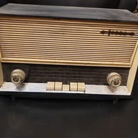 راديو قديم لمبات 36 سم  نقص الواير  ٦٠ الف  07724484061 واتساب