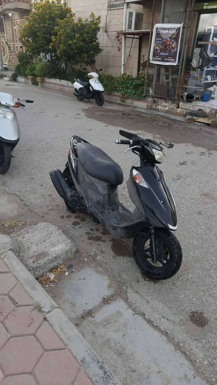 ادرس ياباني نوزل اعلى فئة 
مكينة مفتوحة اول فتحة الها 
حساسات كلها شغالة 
عليها ادامة كاملة من كلجات ودهن وفلاتر وتنضيف نوزل وجويتر 
بيها مري وسبايدر وواقية صالنصة كاربون فايبر 
كاملة مابيها نقص عدا قفل الجنطة الحديدة طاكة 
مكاني كوت داموك سعرها 550 وبيها مجال قليل 
***********
