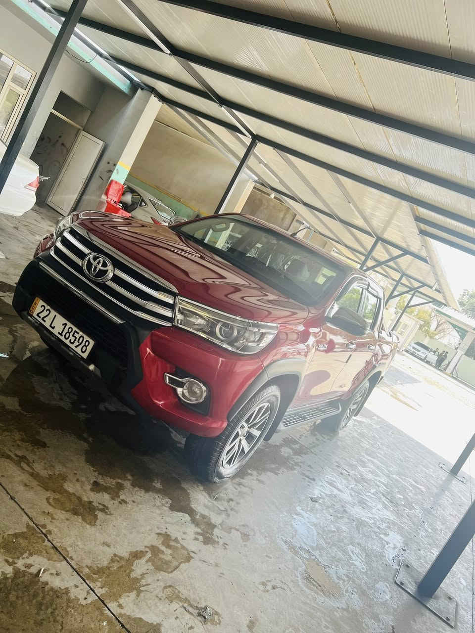 السلام عليكم  بيكم هايلوكس2018 فول مواصفات كير اوتوماتيك مكينه ديزل  (كاز) السياره مكفوله من الدعاميه للدعاميه. بيها رصعه صغيره بالبنيد  سياره فول مواصفات  بصمات تشغيل او ابواب. فور ويل  زراكات لايت  سنويه جديد رقم جديد للاستفسار ***********
