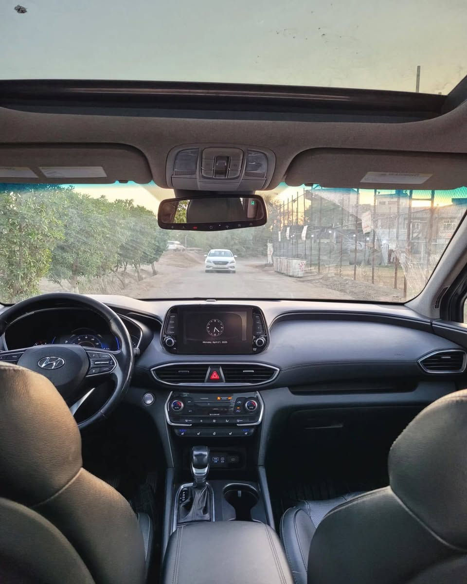 السلام عليكم
للبيع سنتافي 2019 vip. اربيل الدولي  وارد امريكي
كامل مواصفات VIP
مكينه ٤ سلندر
بانوراما 5 راكب
بصمه تشغيل مع بصمة ابواب عدد  4 

نضام دفع Htrac دفع رباعي ذكي  
كامرات 360  ( 5 كاميرات محيطية) 
صندوق كهرباء 
شحن وايرليس مع داتاشو رقمي
مقاعد اماميه خلفيه تحكم كهرباء مع تدفىء وتبريد مقاعد امامي مع تدفئة الستيرن
كشنات جلد ماروني واسود
مري شفط مع فتح وغلق السياره مع اضاء في المري والبوب مخفي 
اضويه زنون عالي ناصي مع الاضاءة الداخليه LED
مداخل Type-c و USB 
وضعيات قياده  
Normal sport  smart 
هاند بريك كهرباء مع نظام نزول منحدرات وحساسات خلفيه اماميه مع شحن وايرلس
تخم تاير حجم ١٩ + صدر جديد + بطاريه 
كير ومحرك جديد.
ضرر دعاميه وصورها منشوره
سعرها 167
مكان السيارة بغداد 
***********
