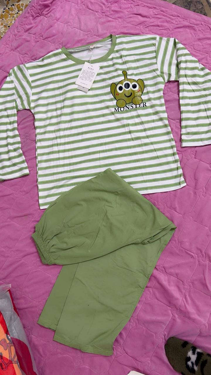 تراكات نسائيه نوعيه كوريه يخبلن باللبس وخامه تجنن  سعر التراك 8 الف اللي ياخذ قطع اهواي اله خصم موجود قياسات خاصه ايضاً بيهم كلهم الحجز واتساب *********** يوجد توصيل كل محافظات العراق
