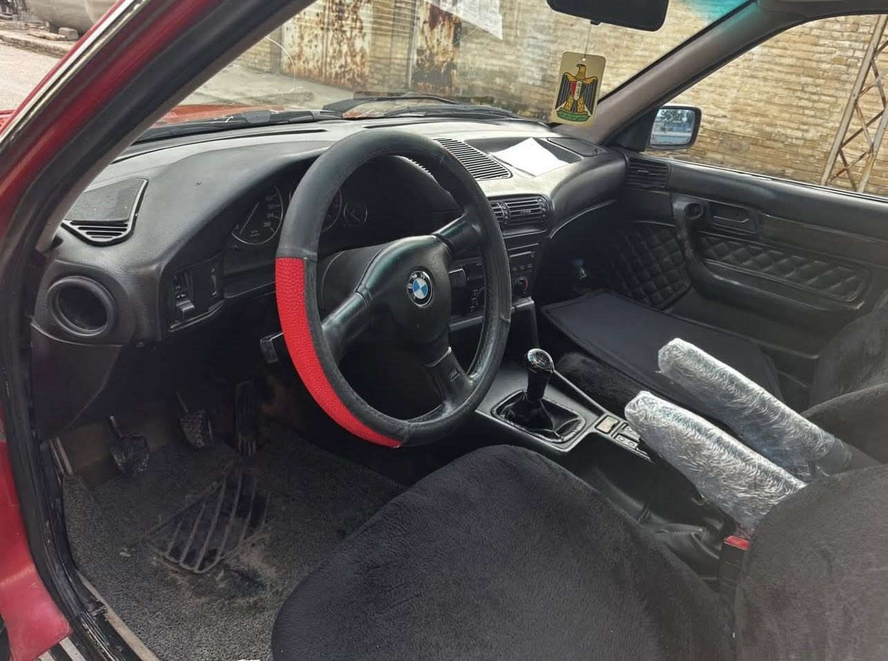 بي ام موديل 1989 محدث 95 فول فول بس كير عادي
تبريد سلايت سنويه جديده الى 2030
شرط التحويل و الوكالة رقم اربيل 
وبي دفتر بنزين مكاني كركوك سعرها 55 بي مجال 
ترايك الى بصره 
***********رقم موبايل
